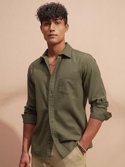 HIGHLANDER - Men Olive Solid Casual Shirt