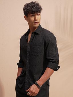 HIGHLANDER - Men Black Textured Casual Shirt