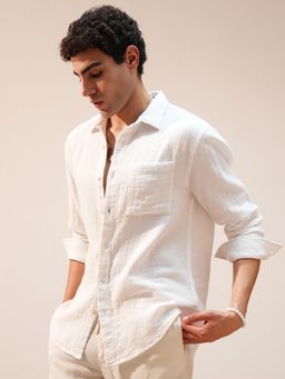 HIGHLANDER - Men White Solid Casual Shirt