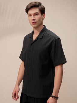 HIGHLANDER - Men Black Textured Casual Shirt
