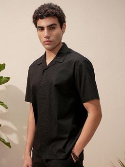 HIGHLANDER - Men Black Textured Casual Shirt