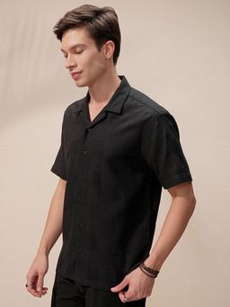 HIGHLANDER - Men Black Solid Casual Shirt