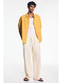 H&M - Men White Relaxed Fit Cotton trousers