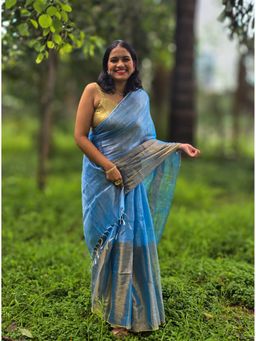 APAAPI THREADS OF GLORY - Blue and Gold-Toned Tissue Mul Saree with Unstitched Blouse Piece
