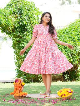 GULAB CHAND TRENDS - Pink Floral Printed Tiered Fit & Flare Cinderella Knee Length Dress