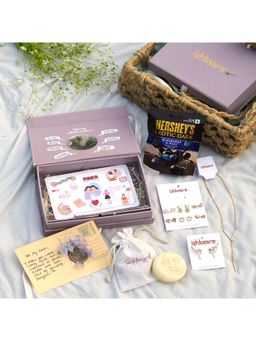 ISHKAARA - Multi-Color Cute Heart and Bow Gifting Valentine Hamper