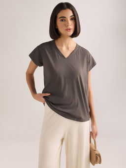 DILLINGER - Women's Brown Solid Regular Fit Poly Cotton V-Neck T-shirt
