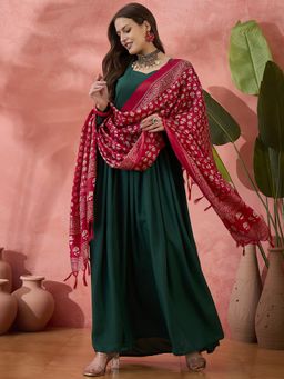 InWeave - Green In Sweetheart Anarkali Kurta with Red Dupatta (Set of 2)