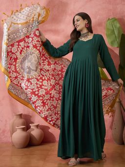 InWeave - Green In Sweetheart Anarkali Kurta with Red Dupatta (Set of 2)