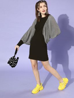KASSUALLY - Black Solid Batwing Sleeves Dress