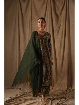 DIMPLE DESIGN STUDIO - Bottle Green Ajrak Doria Suit (Set of 3)