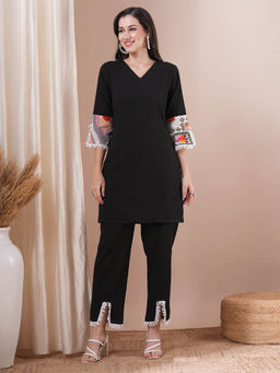 FASHOR - Black Patchwork Cotton Flax Kurta with Pant (Set of 2)