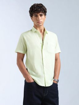 Flying Machine - Green Solid Regular Shirt