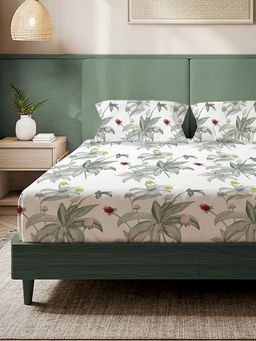Urban Space - Leaf dreams Microfiber 200 TC Bedsheet with Pillow covers