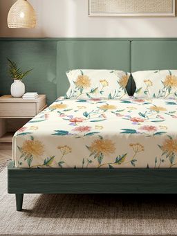 Urban Space - Petal pop Microfiber 200 TC Bedsheet with Pillow covers