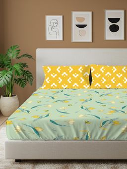 Urban Space - Sprinkle soft green Cotton Bedsheet with 2 Pillow Covers