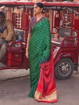 Sareemall - Womens Viscose Silk Green Printed Designer Saree with Unstitched Blouse