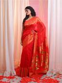 Red color option, Sold out, Currently selected
