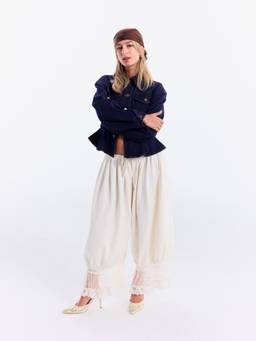 Cider - Lace Patched Women's Mid-Rise Drawstring Cropped Culottes Cream