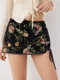 Cider - Jacquard Women's Low Rise Floral Knotted Mini Skirt Black