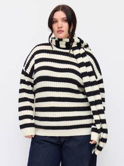 Cider - Striped Women's Round Neck Long Sleeve Sweater Black & White