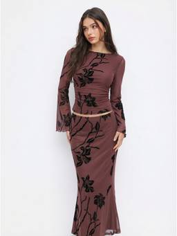Cider - Mesh Floral Women’s Boat Neck Bell Sleeve Skirt Set Burgundy