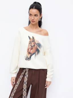 Cider - Terry Horse Graphic Women's Oversized Asymmetrical Sweatshirt Cream