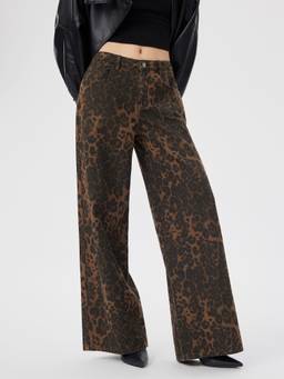 Cider - Denim Women's Low Rise Leopard Wide Leg Jeans Brown
