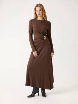 Cider - Solid Women's Round Neck Metal Detail Maxi Dress Brown