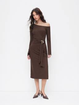 Cider - Metal Detail Women's Ruched Asymmetrical Neck Midi Dress Brown
