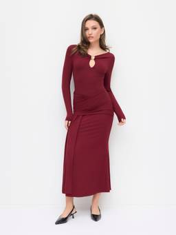 Cider - Ruched Cut-Out Women's V-Neck Metal Detail Maxi Dress Wine