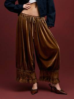 Cider - Velvet Women's Mid-Rise Lace Trim Cropped Capris Brown