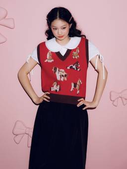 Cider - Horse Graphic Women's V-Neck Knit Crop Top Red