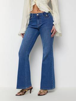 Cider - Washed Denim Women's High-Rise Metal Detail Flared Jeans Mid Blue