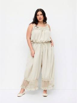 Cider - Lace Panel Women's V-Neck Drawstring Capri Jumpsuit Cream