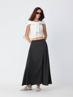 Cider - Satin Women's Mid-Rise A-Line Midi Skirt Black