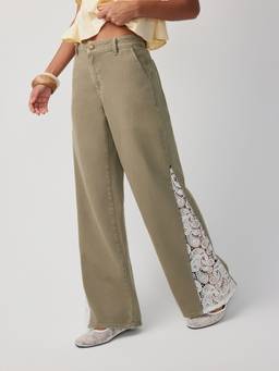 Cider - Washed Denim Women's Low-Rise Lace Panel Oversized Jeans Olive