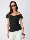 Black color option, Currently selected
