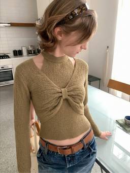 Cider - Knit Women's Bow Detail V-Neck Crop Top Mocha