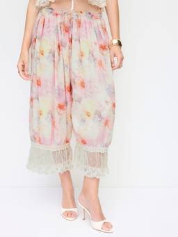 Cider - Chiffon Women's Mid-Rise Abstract Print Lace Trim Capris Pink