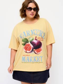 Cider - Fruit Graphic Women's Oversized Crew Neck T-Shirt Light Yellow