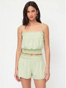 Cider - Textured Women's Mid-Waist Floral Applique Frill Shorts Green