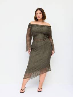 Cider - Textured Women’s Off-Shoulder Midi Skirt Set Green