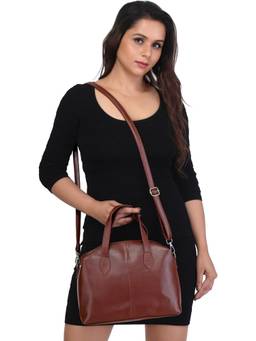 Twenty Dresses by Nykaa Fashion - Classic Shoulder Bag with Detachable Straps