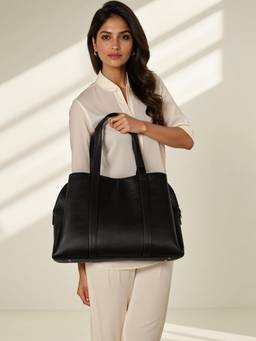 Twenty Dresses by Nykaa Fashion - Multi Compartment Shoulder Bag