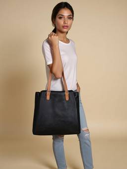 Twenty Dresses by Nykaa Fashion - Multi Compartment Shoulder Bag