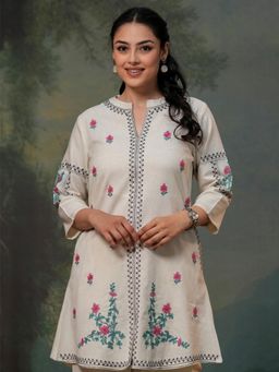 ARAMYA - Women Off White Floral Embroidered Kurti