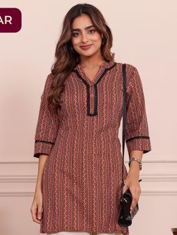 ARAMYA - Women Maroon Printed Lace Work Kurti