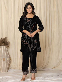 MEENA BAZAAR - Black Zari Neck Embroidered Velvet Co-Ord Set