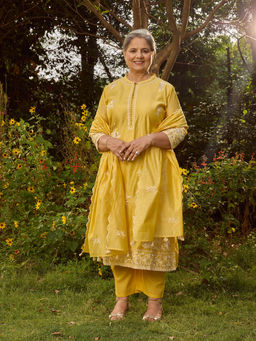 MEENA BAZAAR - Resham Embroidered Chanderi Kurta with Pant and Dupatta